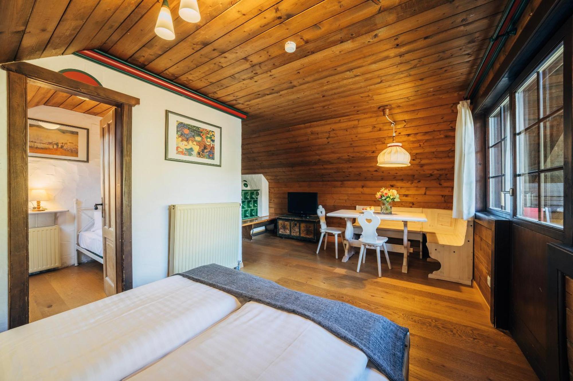 One-Bedroom Apartment,1616845750:JPEG